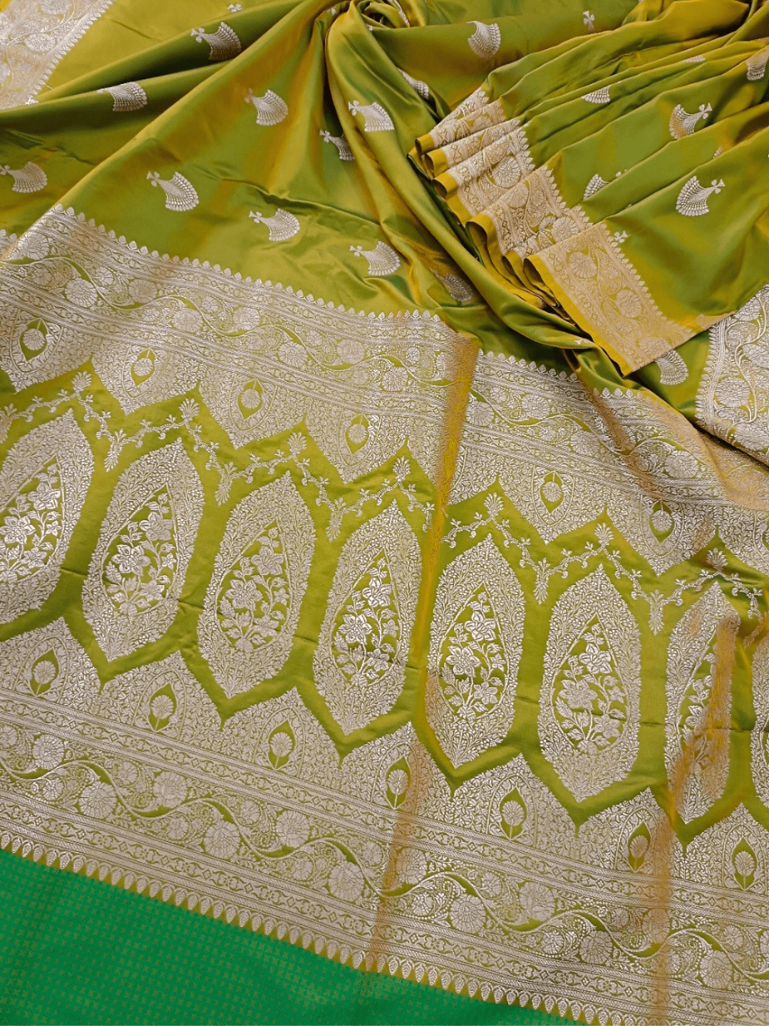 Lemon Green Handloom Banarasi Silk Saree with Zari Woven Border & All-Over Motifs