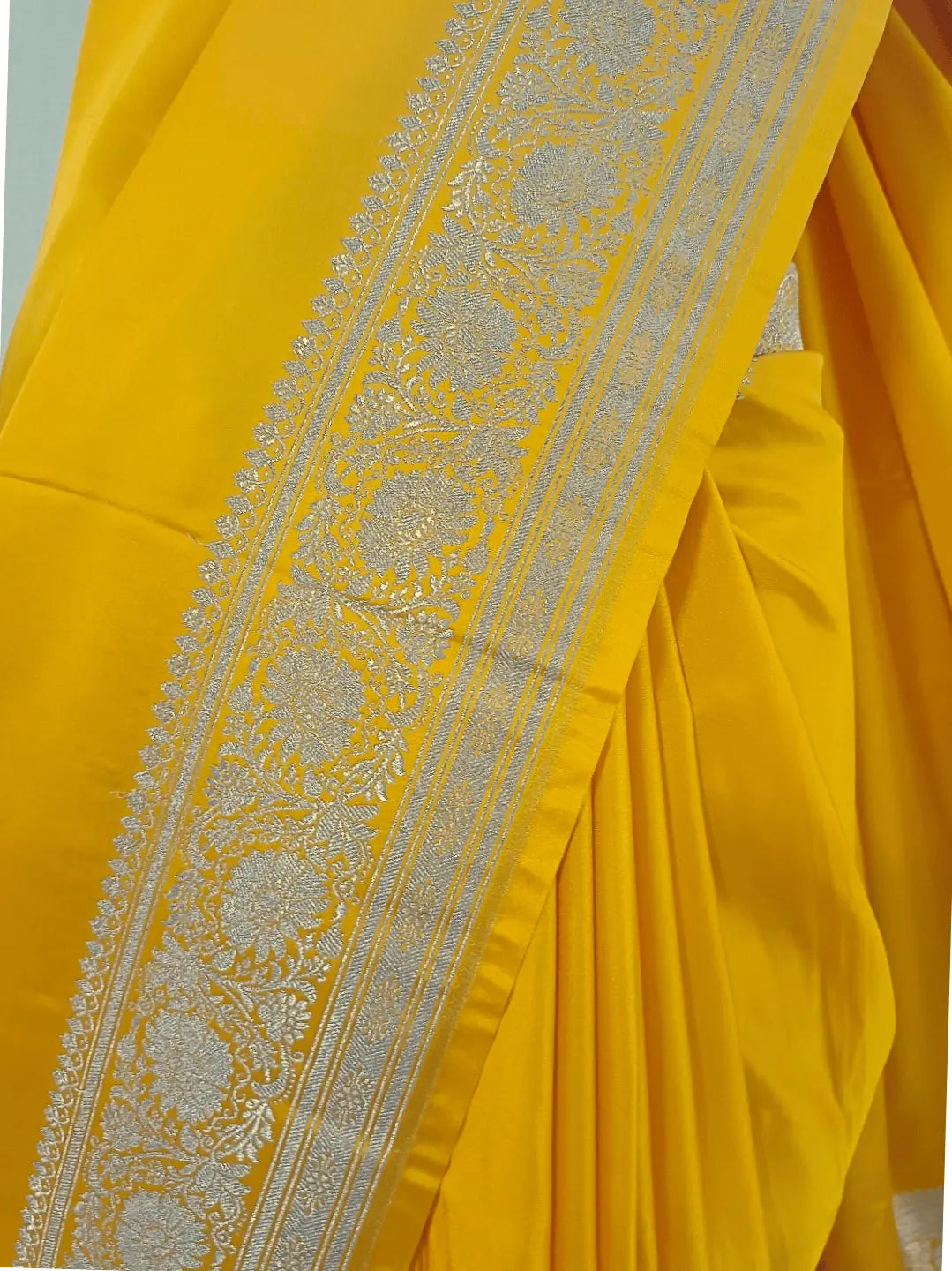 Elegant Mustard Handloom Soft Silk Saree – A Blend of Tradition & Modern Grace