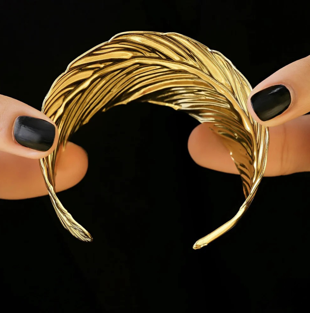 Golden Leaf Bangle Bracelet – Adjustable Nature-Inspired Jewelry for Effortless Elegance