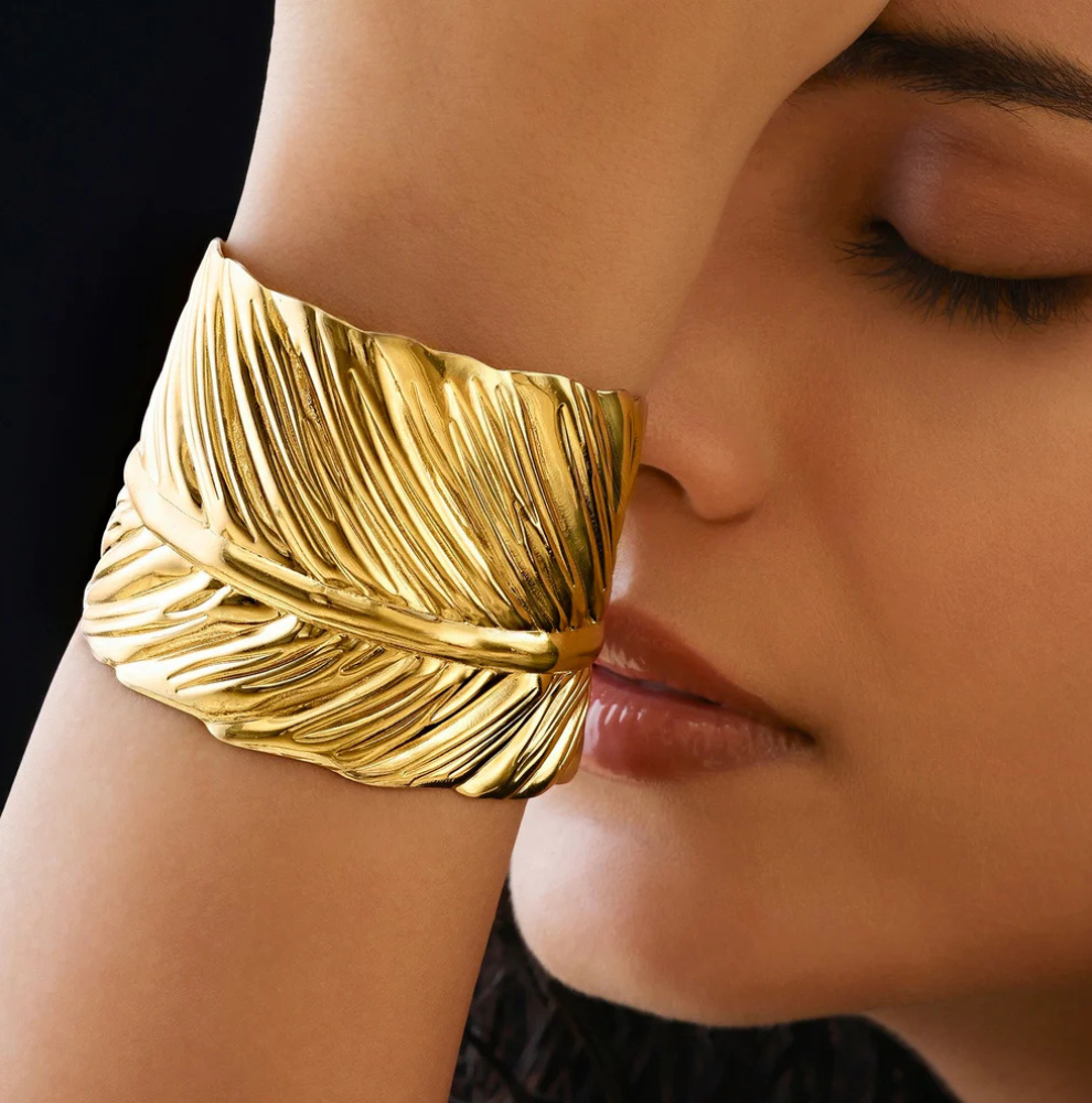 Golden Leaf Bangle Bracelet – Adjustable Nature-Inspired Jewelry for Effortless Elegance