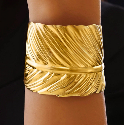 Golden Leaf Bangle Bracelet – Adjustable Nature-Inspired Jewelry for Effortless Elegance