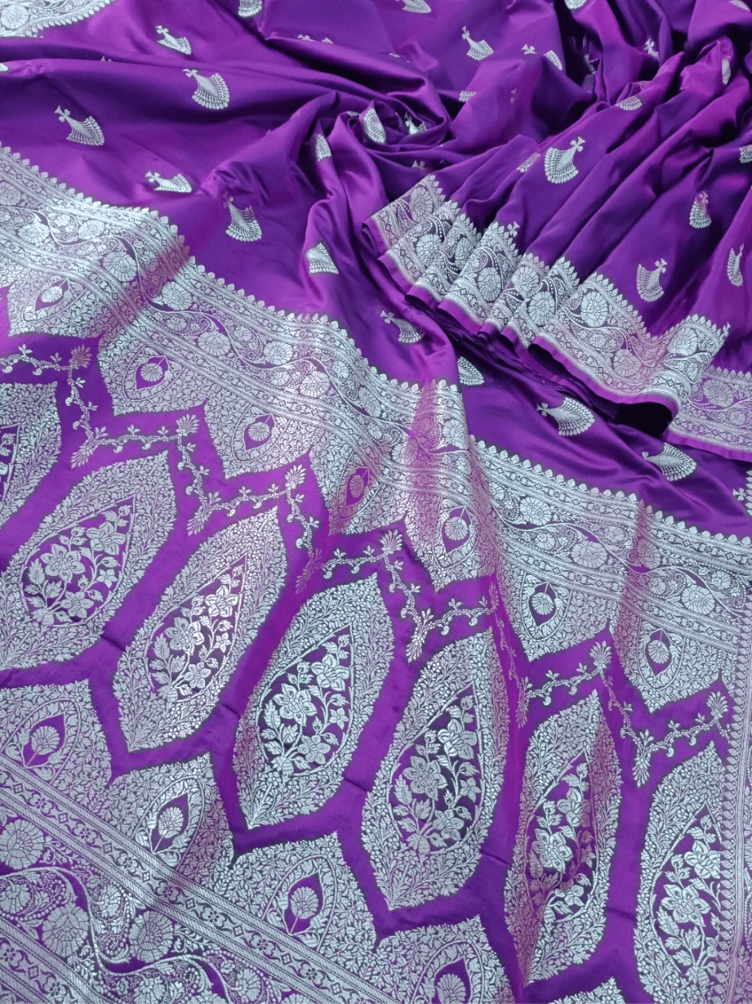Royal Purple Handloom Banarasi Silk Saree with Zari Woven Border (Mane Made Silk)