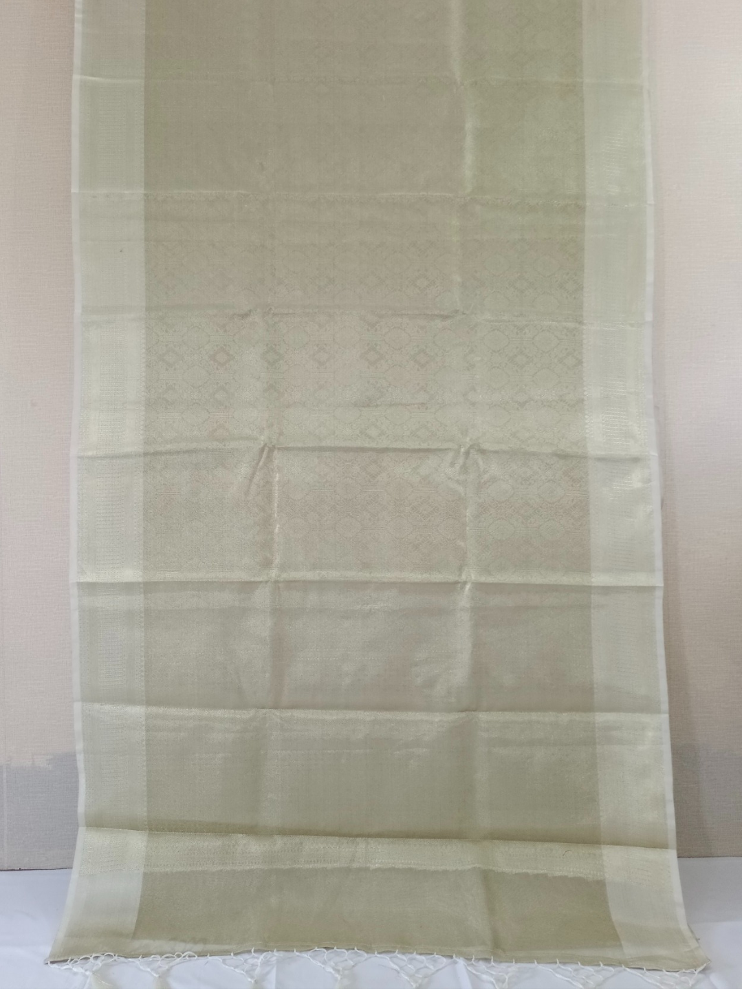 Silver-Gold Geometric Pattern Tanchui Silk Saree – A Modern Classic with Regal Roots