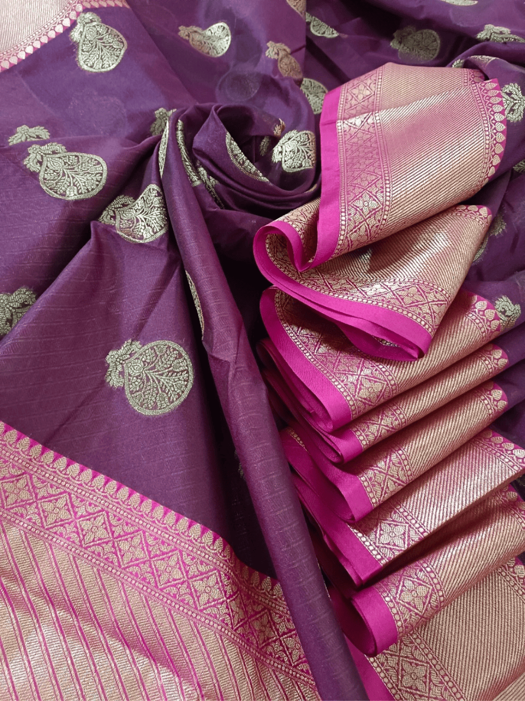 Royal Elegance: Deep Purple & Pink Handloom Cotton Chandery Saree