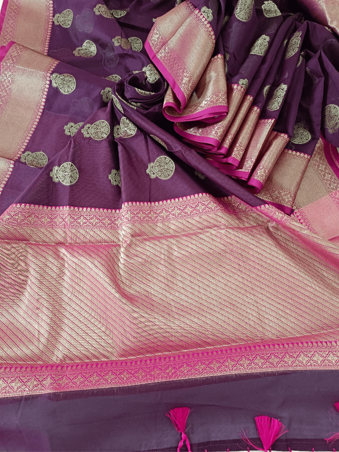 Royal Elegance: Deep Purple & Pink Handloom Cotton Chandery Saree