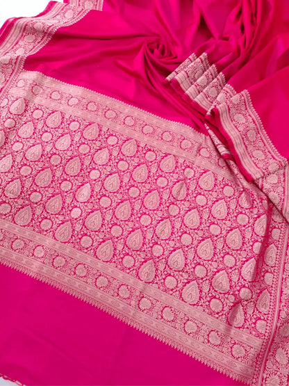Majestic Magenta Handloom Soft Mashru Silk Saree – A Timeless Blend of Elegance & Grace