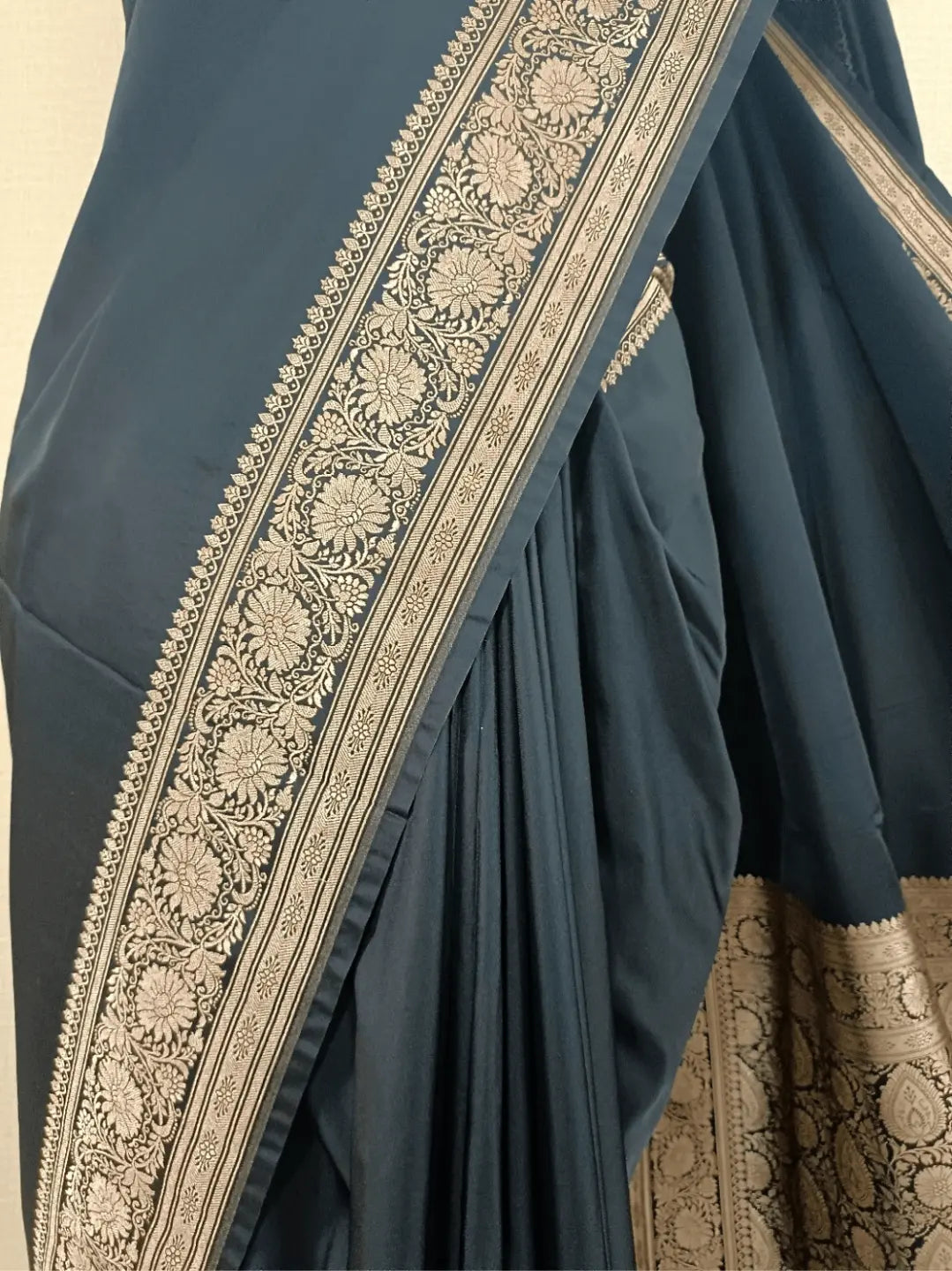 Exquisite Black Handloom Soft Mashru Silk Saree With Gold Zari Border & Aancha