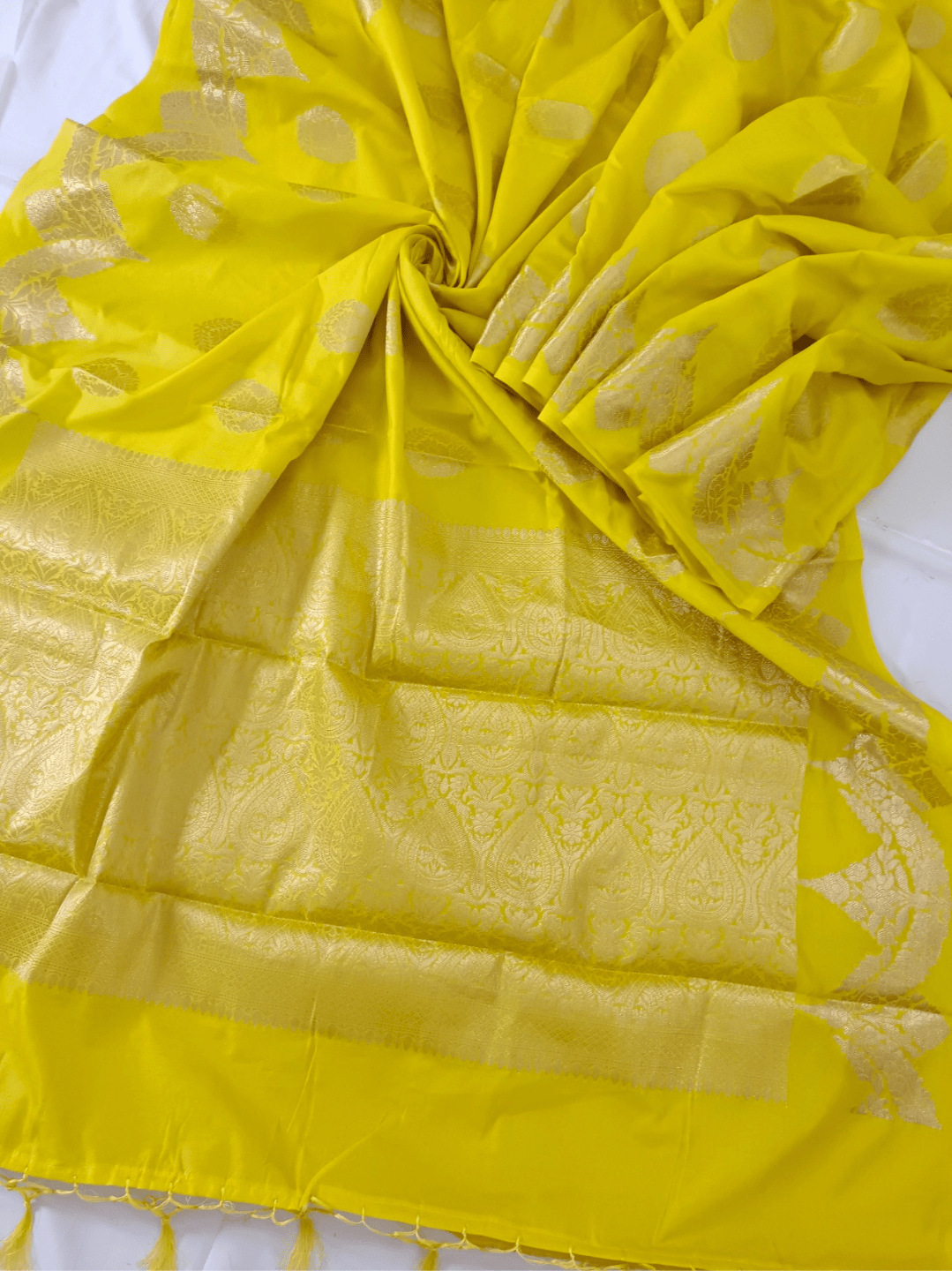 Soft Lemon Yellow Handloom Silk Saree with Silver Zari & Floral Motif