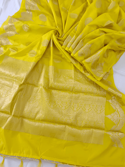 Soft Lemon Yellow Handloom Silk Saree with Silver Zari & Floral Motif