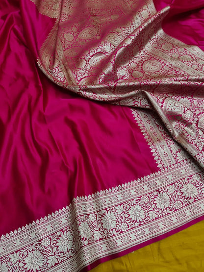 Majestic Magenta Handloom Soft Mashru Silk Saree – A Timeless Blend of Elegance & Grace